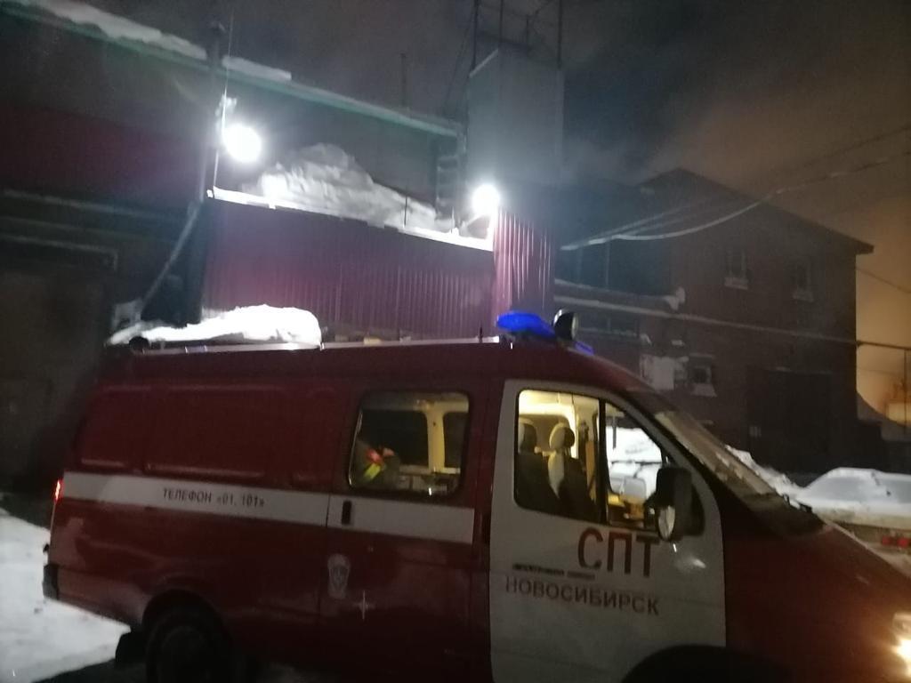 Фото Четыре человека погибли в ночном пожаре в Новосибирске 3